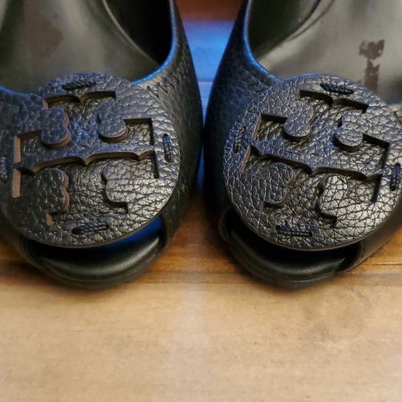 Shoes - Picture 5 of 5